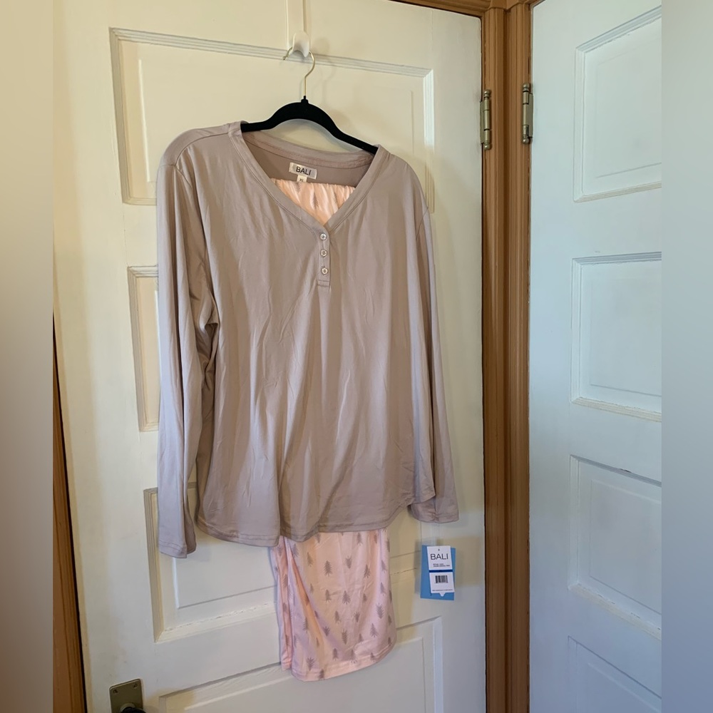 NWT pj set Bali cloud knit sand shell trees XL